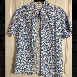 denim & floral size medium button down floral shirt